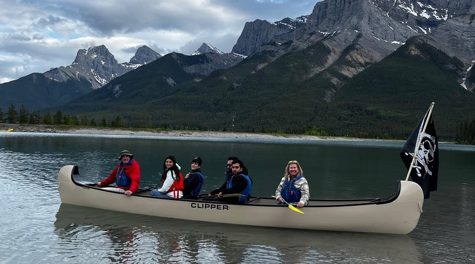 canmore voyageur canoe evening tour