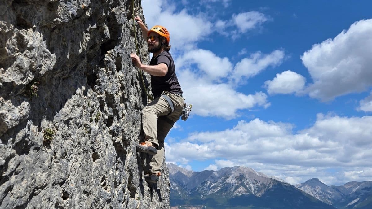 man top rope climbing